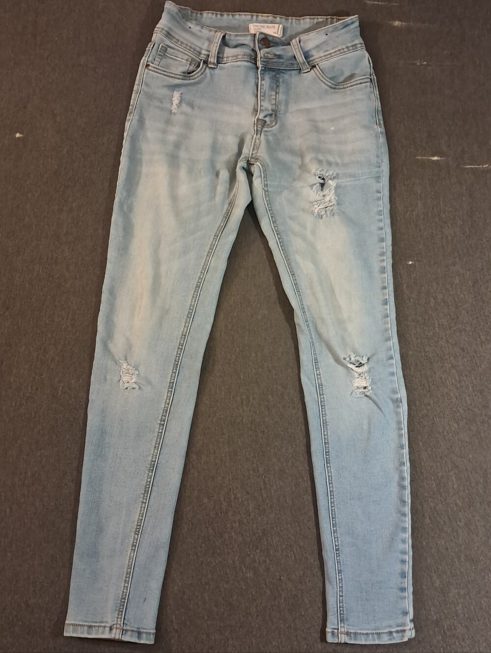 Encore light wash distressed skinny jeans size 7 women's.